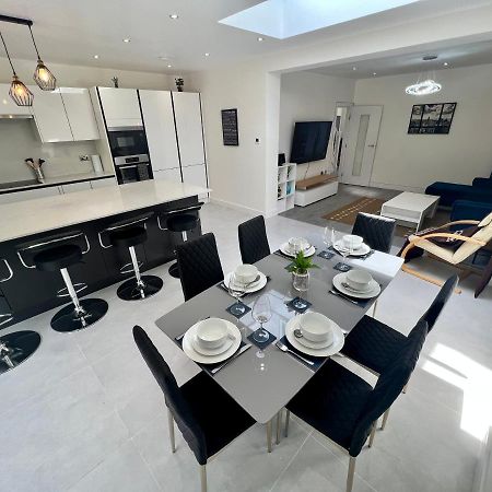ロンドン Wembley Stadium 5 Star Brand New Luxury Sleeps 14 With Parkingヴィラ エクステリア 写真