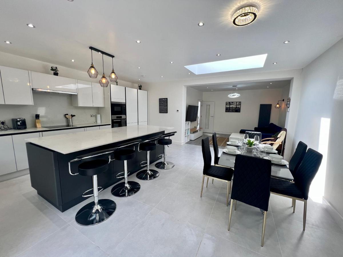 ロンドン Wembley Stadium 5 Star Brand New Luxury Sleeps 14 With Parkingヴィラ エクステリア 写真