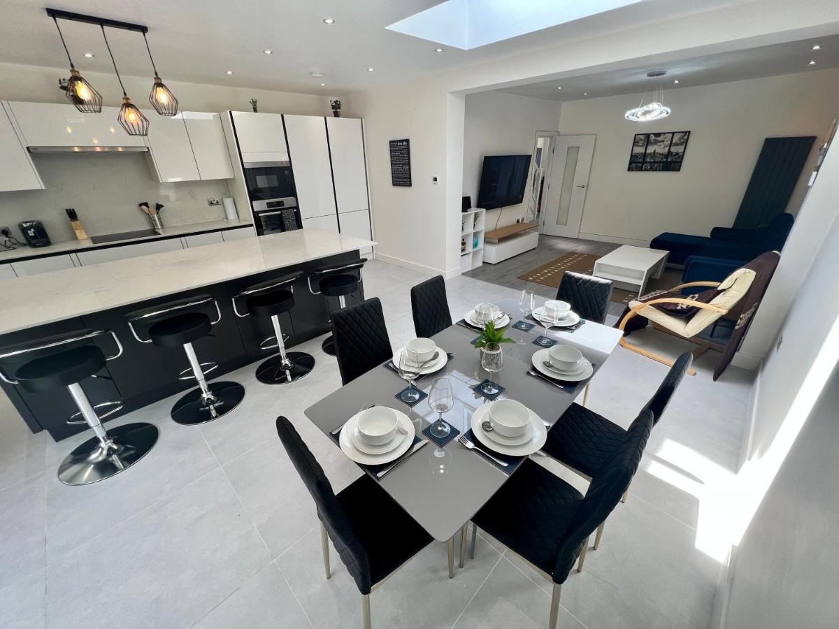 ロンドン Wembley Stadium 5 Star Brand New Luxury Sleeps 14 With Parkingヴィラ エクステリア 写真