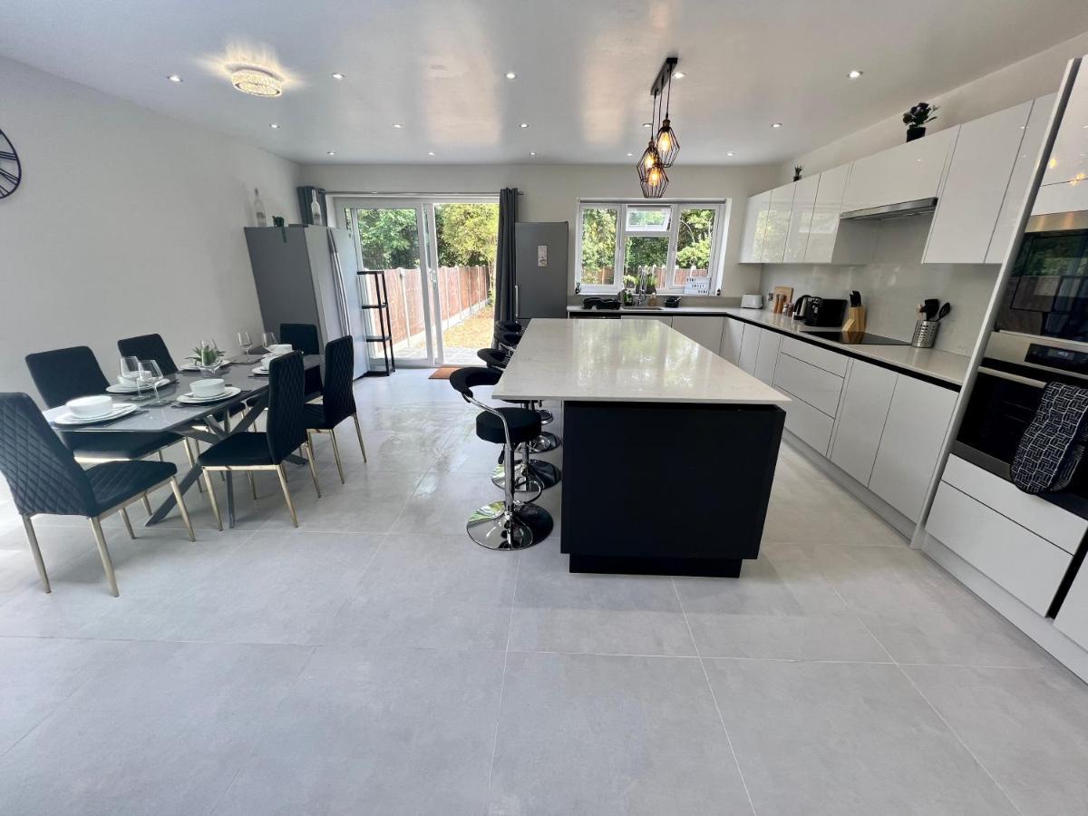 ロンドン Wembley Stadium 5 Star Brand New Luxury Sleeps 14 With Parkingヴィラ エクステリア 写真