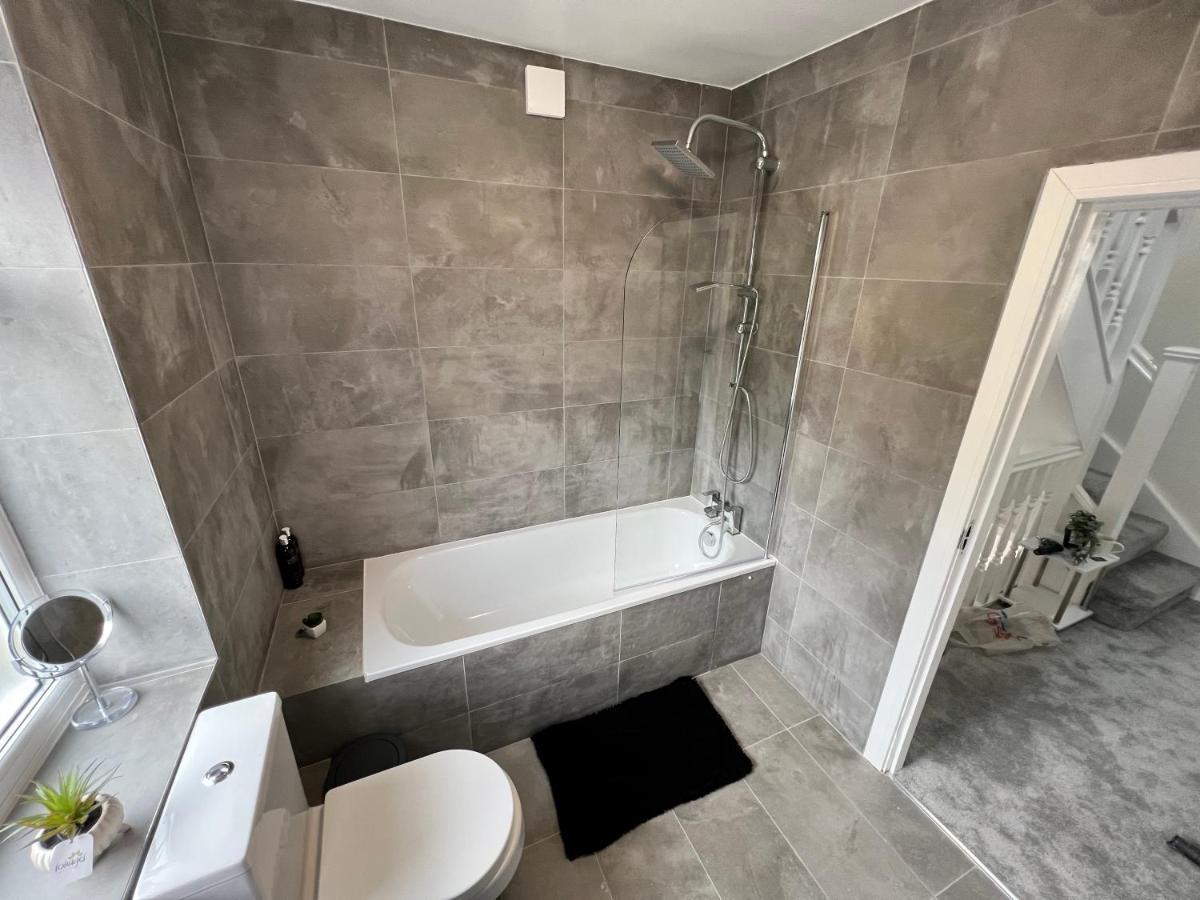 ロンドン Wembley Stadium 5 Star Brand New Luxury Sleeps 14 With Parkingヴィラ エクステリア 写真