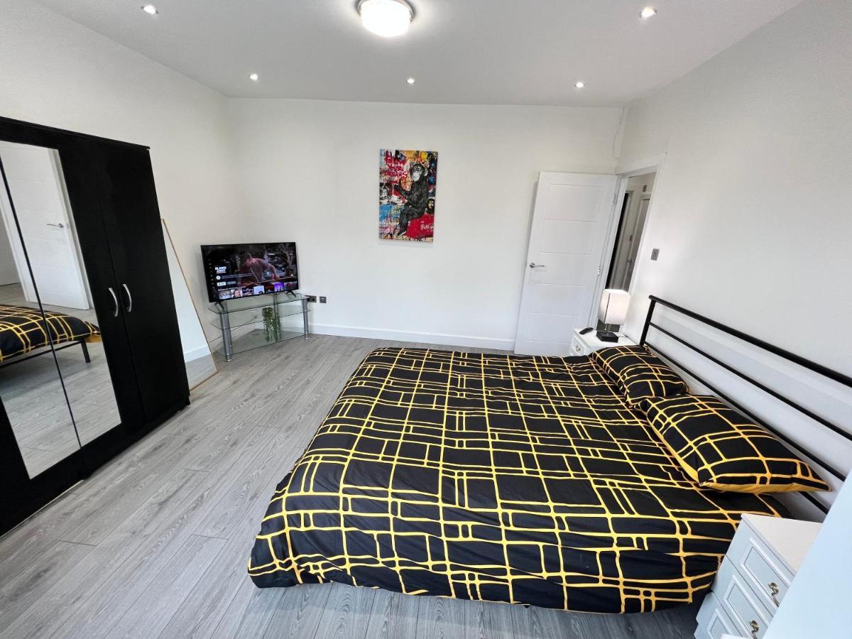 ロンドン Wembley Stadium 5 Star Brand New Luxury Sleeps 14 With Parkingヴィラ エクステリア 写真