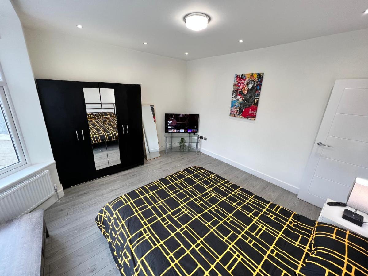 ロンドン Wembley Stadium 5 Star Brand New Luxury Sleeps 14 With Parkingヴィラ エクステリア 写真